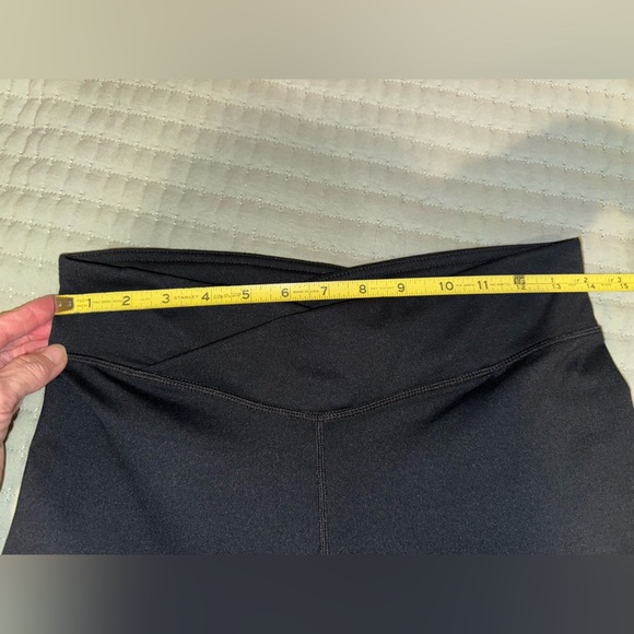 Fabletics Classic Black Women's Leggings. - Picture 7 of 11